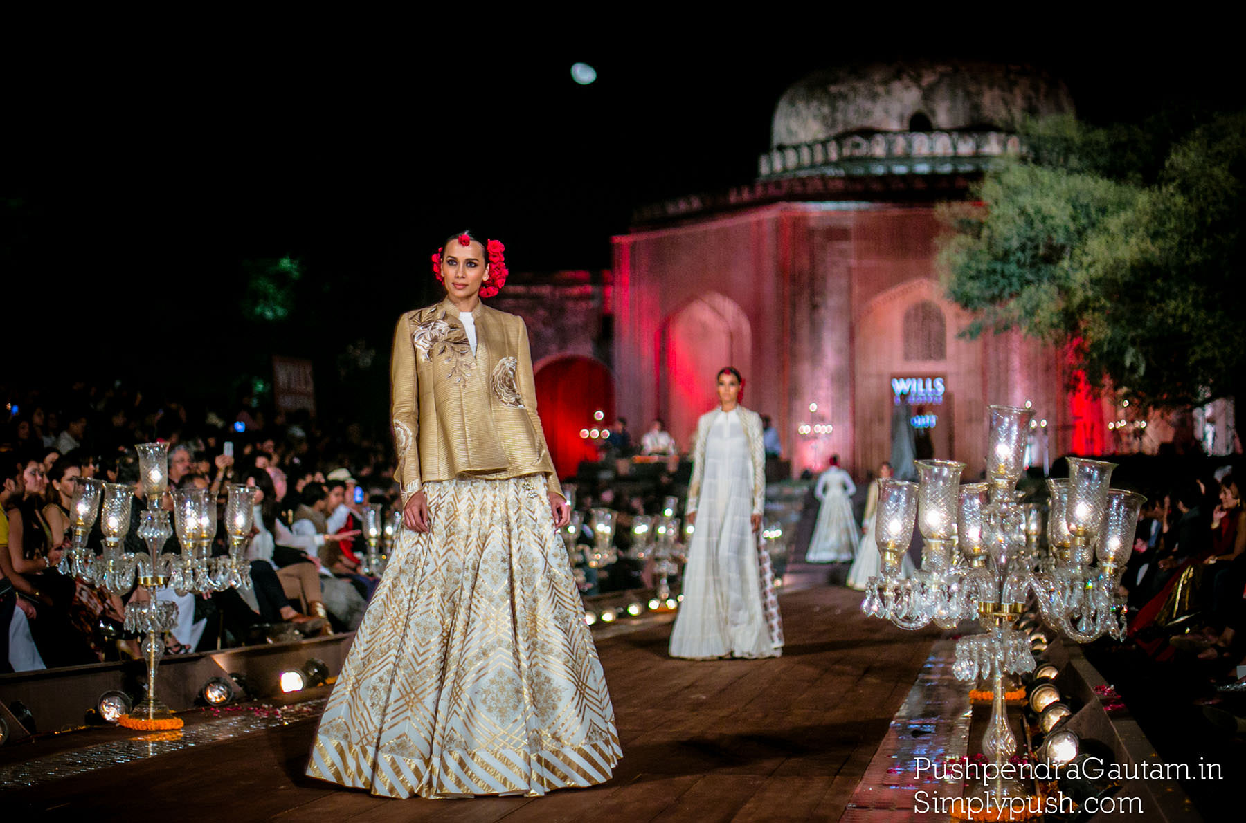 Rohit-bal-grand-finale-wifwss15-quli-khan-tomb-mehrauli-kutub-minar-show-at-wills-lifestyle-india-fashion-week-ss15-Rohit-bal-fashion-show-india-at-wills-india-fashion-week-pushpendragautam-pics-event-photographer-india